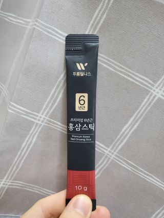 [푸름웰니스] 프리미엄 6년근 홍삼스틱 3mg x 100포 — 4점을 준 리뷰어가 2022년 2월 올린 사용 사진