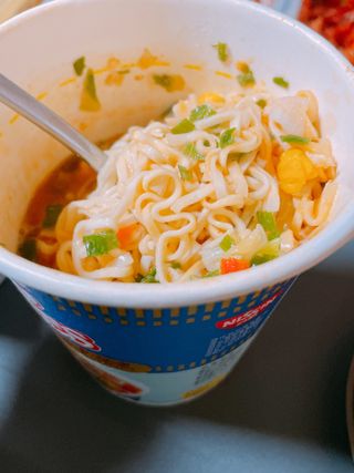 NISSIN 닛신 컵누들  4종 - 씨푸드오리지날, 씨푸드 스파이시, 씨푸드 커리, 씨푸드 XO소스 — 5점을 준 리뷰어가 2021년 12월 올린 사용 사진