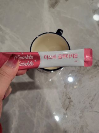 메디포스트 모비타 미쓰리 글루타치온 30포 — 5점을 준 리뷰어가 2023년 1월 올린 사용 사진