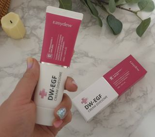 이지듀 DW-EGF 크림 다이브좀_콜라겐이 쏙쏙, 탄력피부로 다이빙 — 4점을 준 리뷰어가 2021년 2월 올린 사용 사진