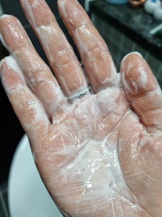 벨먼 내추럴 스파 머드레티놀 바디워시(그린로즈, 미드나잇 피오니) — 5점을 준 리뷰어가 2022년 5월 올린 사용 사진