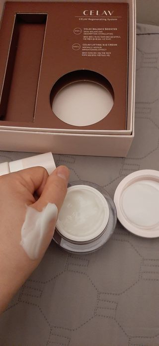 프리마인 바르기만 하면 철벽 스킨케어+24시간 마스크팩 효과. 셀라브 리제너레이팅 시스템 부스터+크림 세트 — 5점을 준 리뷰어가 2023년 4월 올린 사용 사진
