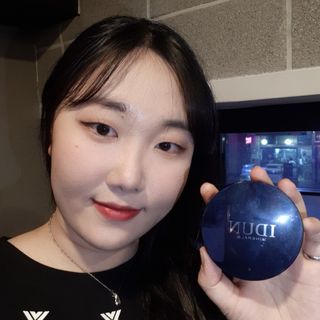 이든미네랄 비건 프레스드 파우더 팩트 — 5점을 준 리뷰어가 2022년 4월 올린 사용 사진