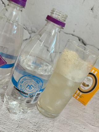 몽베스트 Montbest with Sparkling water 플레인/라임/레몬 20병(랜덤) — 4.5점을 준 리뷰어가 2024년 5월 올린 사용 사진