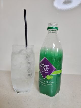 몽베스트 Montbest with Sparkling water Lime20병 — 5점을 준 리뷰어가 2023년 3월 올린 사용 사진