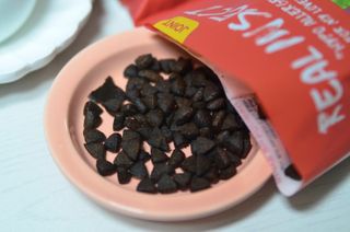 [푸디웜] 라포그  리얼인섹트 관절 저알러지 강아지 사료  1.2KG — 5점을 준 리뷰어가 2022년 8월 올린 사용 사진