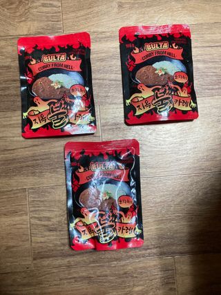 불타 지옥불카레 불지옥맛 180g x 3봉 — 4.5점을 준 리뷰어가 2021년 6월 올린 사용 사진