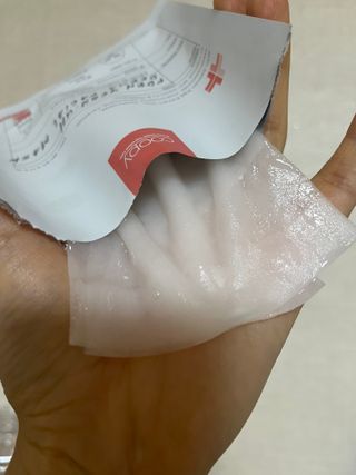 쿠피 피디알엔 연어 더마 페이셜 마스크 — 5점을 준 리뷰어가 2022년 1월 올린 사용 사진