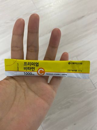 서울약사신협 프리미엄비타민C1000_2.5G x 100포 — 5점을 준 리뷰어가 2021년 5월 올린 사용 사진