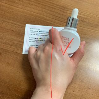 KISSY BAE 키시베이 키시베이 리얼화이트 톤업틴트 — 5점을 준 리뷰어가 2021년 8월 올린 사용 사진