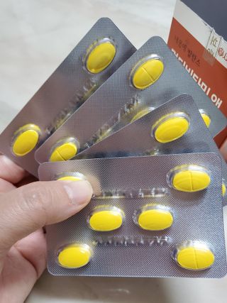 서울약사신협_내몸애발란스멀티비타민앤미네랄파워업_800mg x 90정 — 3점을 준 리뷰어가 2021년 6월 올린 사용 사진