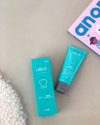 치과에서 쓰는 치약 _ 라벨제로 저불소 꼬마, 키즈, 유아, 베이비, 주니어 안전한 어린이치약 — 5점을 준 리뷰어가 2022년 12월 올린 사용 사진