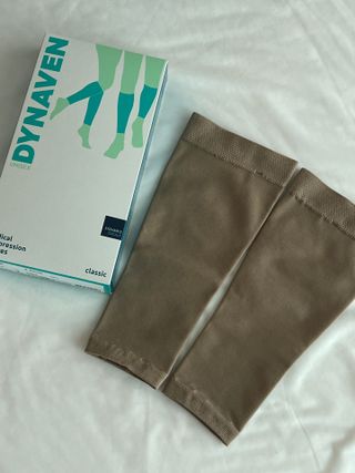 시그바리스 다이나벤 의료용 압박 스타킹 [종아리형] 여름철 다리 붓기 관리 하지정맥류 예방 — 5점을 준 리뷰어가 2024년 8월 올린 사용 사진