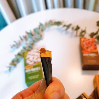 짜먹는 이지견과 짜먹는 이지아몬드, 짜먹는 이지허니피넛, 짜먹는 이지캐슈넛 각 10g X  10포 — 5점을 준 리뷰어가 2021년 2월 올린 사용 사진