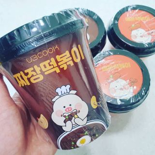 유비쿡 컵떡볶이 매운컵떡볶이2개/ 짜장컵떡볶이 2개  총 4개세트 — 5점을 준 리뷰어가 2021년 2월 올린 사용 사진