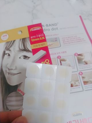 올리브영 엘라밴드 하이드로 도트 스팟패치 12mm, 티트리 — 5점을 준 리뷰어가 2022년 9월 올린 사용 사진