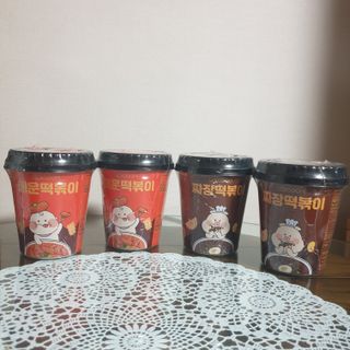 유비쿡 컵떡볶이 매운컵떡볶이2개/ 짜장컵떡볶이 2개  총 4개세트 — 5점을 준 리뷰어가 2021년 4월 올린 사용 사진
