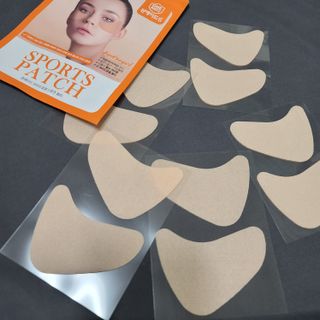 원에이드 알로에사포나리아 투명 골프패치 & 원에이드 하이드로겔 스포츠패치 — 5점을 준 리뷰어가 2022년 8월 올린 사용 사진