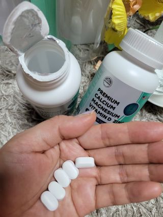서울약사신협 네이처픽_칼슘마그네슘비타민D_1,305mg x 120캡슐 — 5점을 준 리뷰어가 2021년 9월 올린 사용 사진