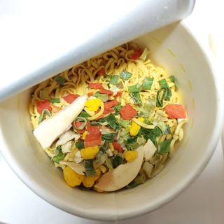 NISSIN 닛신 컵누들  4종 - 씨푸드오리지날, 씨푸드 스파이시, 씨푸드 커리, 씨푸드 XO소스 — 5점을 준 리뷰어가 2021년 12월 올린 사용 사진