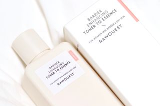 로우퀘스트 베리어 인핸싱 토너투에센스 200ml — 4.5점을 준 리뷰어가 2023년 10월 올린 사용 사진