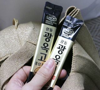[광동제약] 광동 광옥고 홍삼 본 30포+쇼핑백 증정 — 4.5점을 준 리뷰어가 2021년 12월 올린 사용 사진