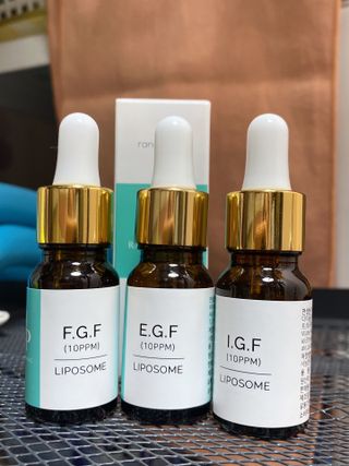 랑팡 EGF+FGF+IGF10ppm 리포좀 앰플 원액 10ml — 5점을 준 리뷰어가 2021년 10월 올린 사용 사진
