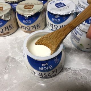 매일바이오 그릭요거트 오리지널 플레인 4개, 로스터리 커피믹스 4개 — 5점을 준 리뷰어가 2021년 12월 올린 사용 사진