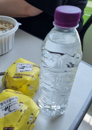 몽베스트 [MONTBEST]위드어스 500mL 20병 — 5점을 준 리뷰어가 2022년 6월 올린 사용 사진