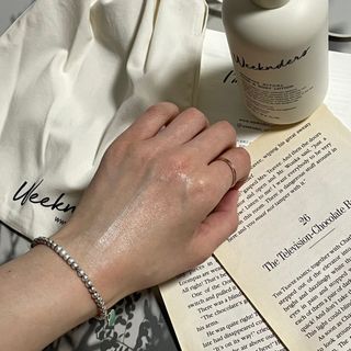 [위켄더스] 끈적임 없이 수분감을 채워주는 핸드& 바디로션 1종 랜덤발송 — 5점을 준 리뷰어가 2022년 4월 올린 사용 사진