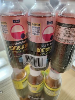 더그레잇티 콤부차 [매일유업] 더그레잇티 44kcal 콤부차 300ml *12개입 (오리지널 6개+베리리치 6개) — 5점을 준 리뷰어가 2023년 7월 올린 사용 사진