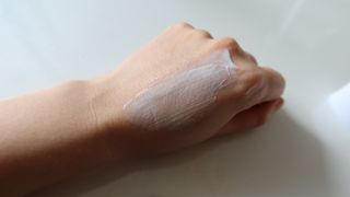 바노바기 코스메틱 바노바기 밀크씨슬 리페어 시카 선스크린 플러스 50ml — 5점을 준 리뷰어가 2023년 3월 올린 사용 사진
