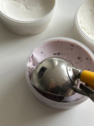 [브레이브퀸] 수제 그릭 요거트 3종세트 플레인 블루베리 청포도 — 4점을 준 리뷰어가 2022년 1월 올린 사용 사진