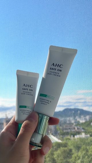 [AHC] 세이프온 에센스 선크림 올리브영 스페셜 증정 기획세트 — 5점을 준 리뷰어가 2022년 6월 올린 사용 사진