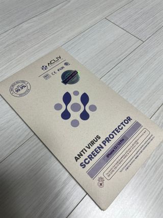 아클리브 Eco 항균 항바이러스 액정 보호필름(iPhone) — 5점을 준 리뷰어가 2022년 7월 올린 사용 사진