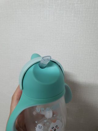 유비맘 트라이탄 코니빨대컵_컬러 랜덤 발송 — 5점을 준 리뷰어가 2021년 1월 올린 사용 사진