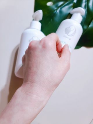 mom e 맘이 내추럴 베이비 케어 샴푸앤바스+로션 — 5점을 준 리뷰어가 2021년 1월 올린 사용 사진