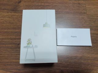 아카라 조명 스위치를 누워서 끄는 방법 (스마트 조명 스위치 2구 + 무선 리모트 스위치 1구 T1, 스마트 허브 E1) — 2점을 준 리뷰어가 2021년 12월 올린 사용 사진