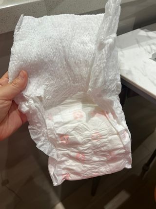 N[템포 ] 패드 내추럴 순면 입는 오버나이트 5P * 2개 — 2.5점을 준 리뷰어가 2024년 4월 올린 사용 사진