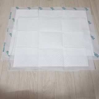 아베크 펫 와이드 프리미엄 중형 애견 강아지 배변 패드 54매 1팩 45g — 5점을 준 리뷰어가 2021년 7월 올린 사용 사진