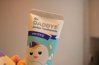 닥터데디스 안심불소 튼튼치약(청포도, 민트 중 택 1) 60g + 여행용 미니 치약 15g — 5점을 준 리뷰어가 2022년 8월 올린 사용 사진
