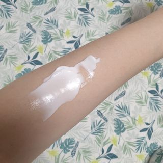 버텍스넘버원 버텍스 넘버원 햄프씨드오일 핸드밤, 바디크림 — 5점을 준 리뷰어가 2022년 3월 올린 사용 사진