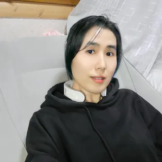 멜리언스 목 마사지기 — 5점을 준 리뷰어가 2022년 2월 올린 사용 사진
