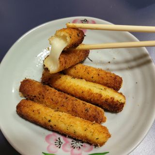 디케이식품(주) 고르곤졸라&모짜렐라 치즈스틱 400g — 5점을 준 리뷰어가 2023년 3월 올린 사용 사진