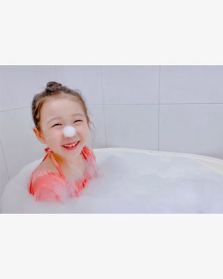 버블데이 아로마/과일 거품 입욕제 — 5점을 준 리뷰어가 2021년 7월 올린 사용 사진