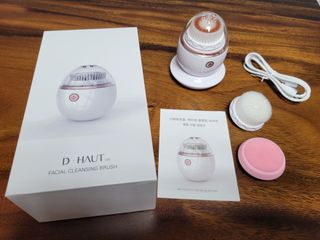 디하우트 랩 디하우트랩 클렌징 피부관리기 진동클렌저 실리콘+2종 인조모 브러시 — 5점을 준 리뷰어가 2021년 11월 올린 사용 사진