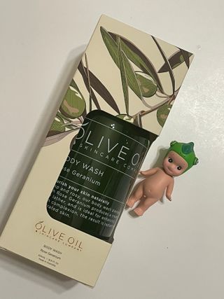 올리브 오일 스킨케어 컴퍼니 [OOSC] 향기로운 보습 로즈 제라늄 바디워시 500ml — 5점을 준 리뷰어가 2021년 5월 올린 사용 사진