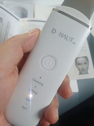 디하우트 랩 4 in 1 갈바닉 아쿠아 워터 필링기 스킨스크러버 — 5점을 준 리뷰어가 2021년 11월 올린 사용 사진