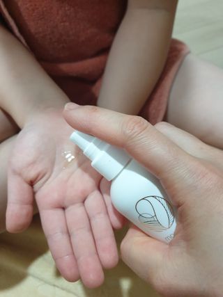 mom e 맘이 내추럴 베이비 케어 크림+바디오일 — 5점을 준 리뷰어가 2021년 1월 올린 사용 사진