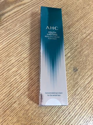 [NEW 탄력유턴 아이크림] AHC 유스 래스팅 리얼 아이크림 포 페이스 — 5점을 준 리뷰어가 2021년 3월 올린 사용 사진